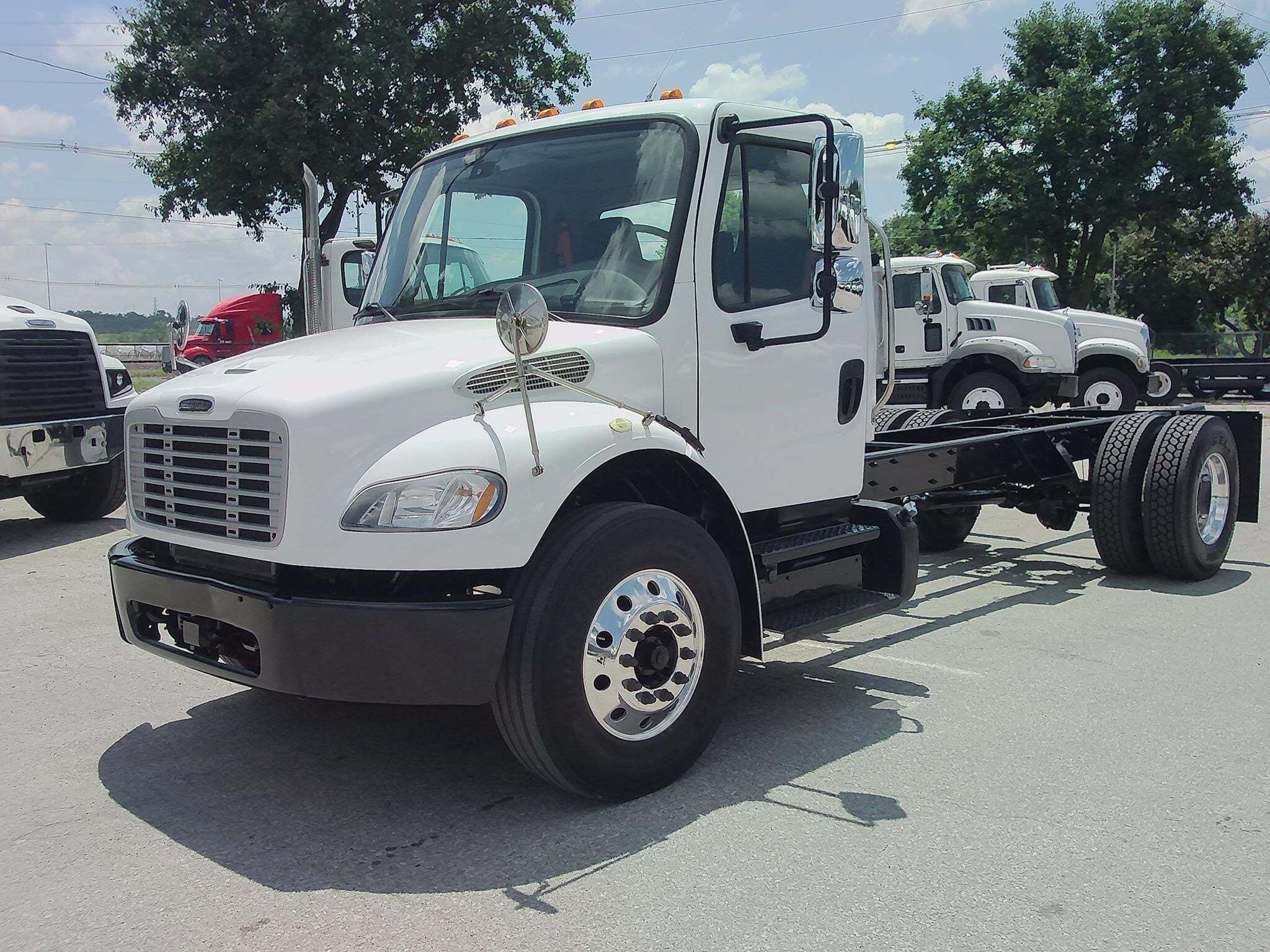2019 FREIGHTLINER BUSINESS CLASS M2 106 in Kansas City, KS