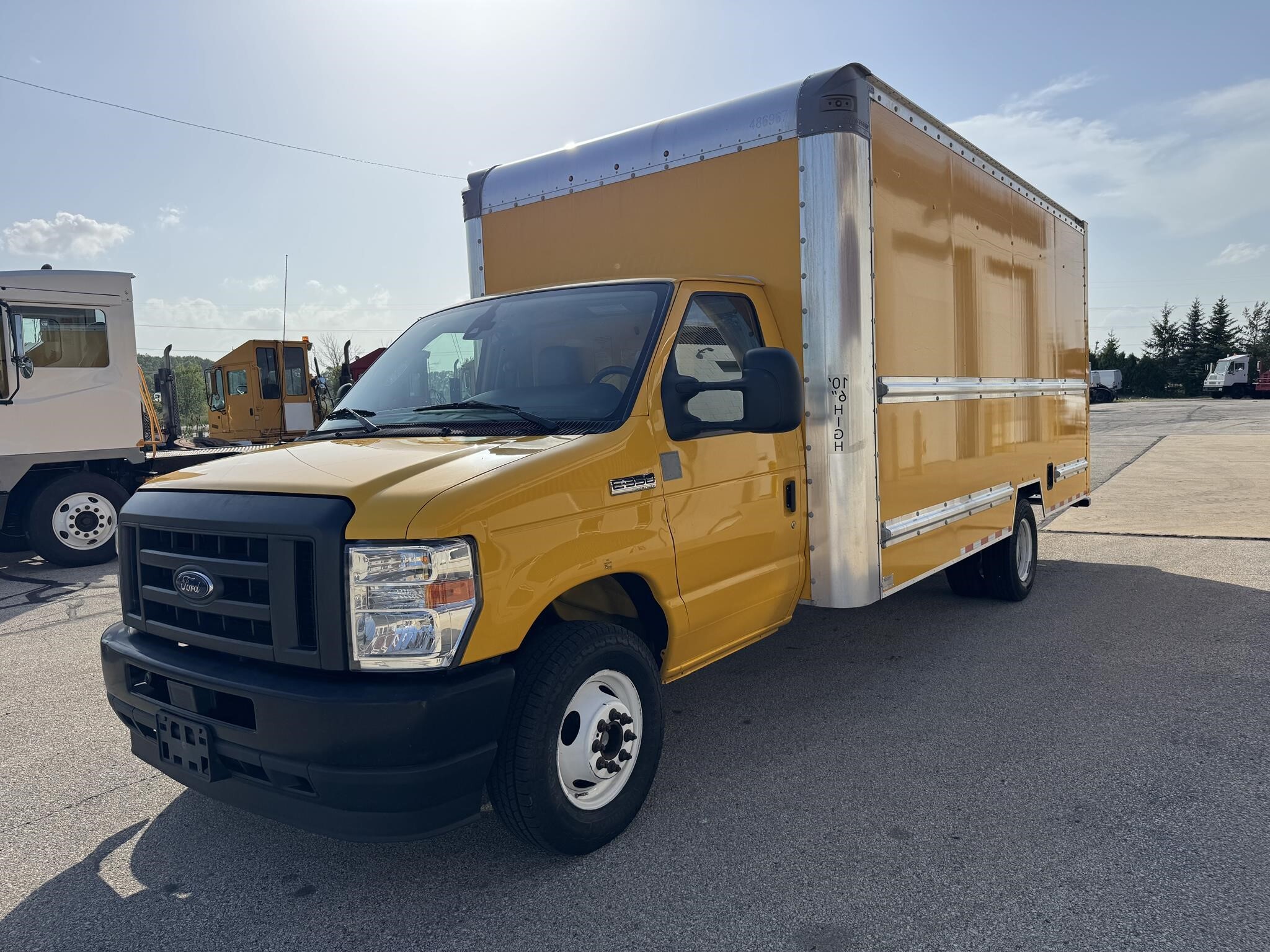 2022 FORD ECONOLINE in Germantown, WI
