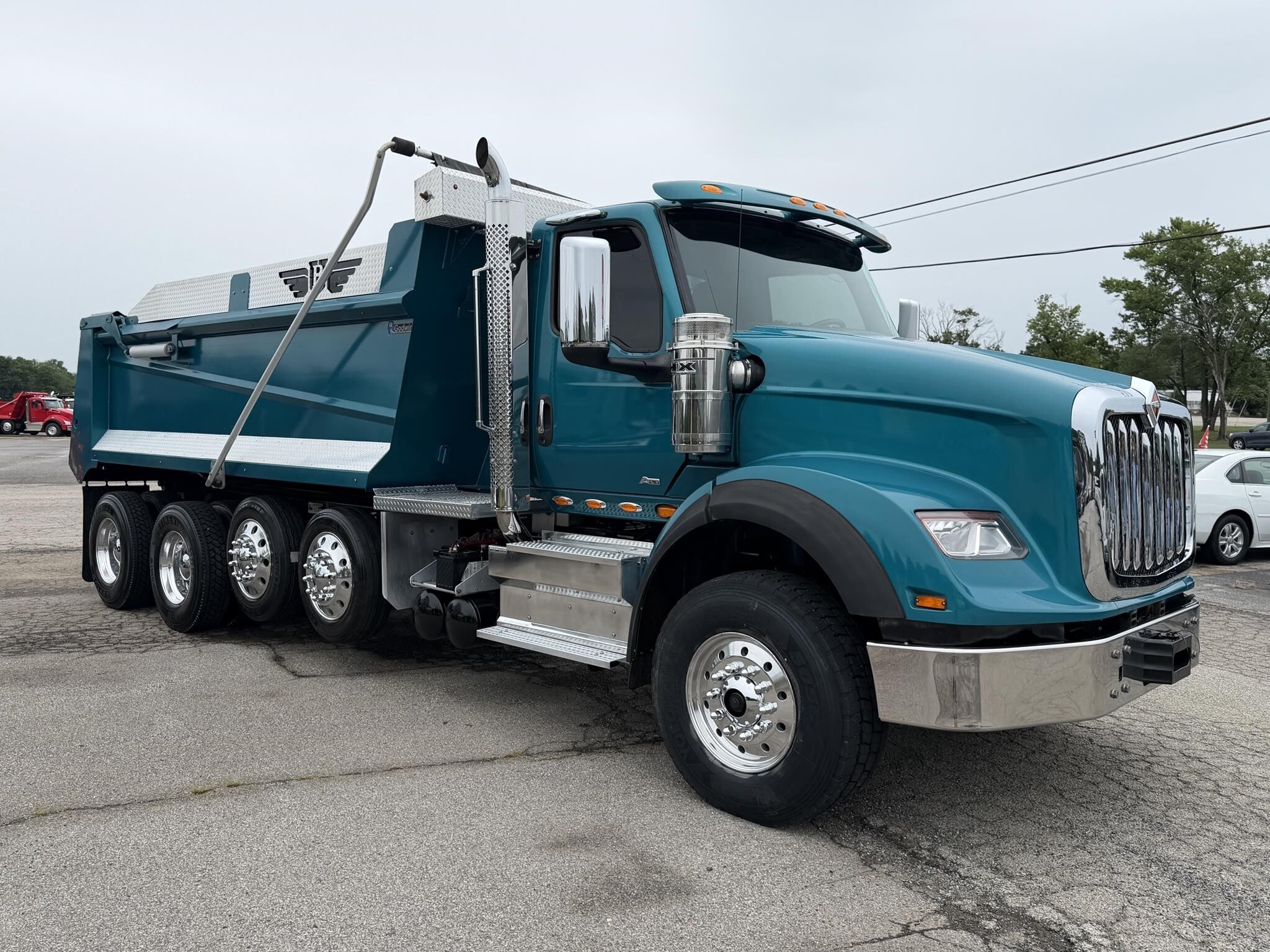 2024 INTERNATIONAL HX in Chatham, VA