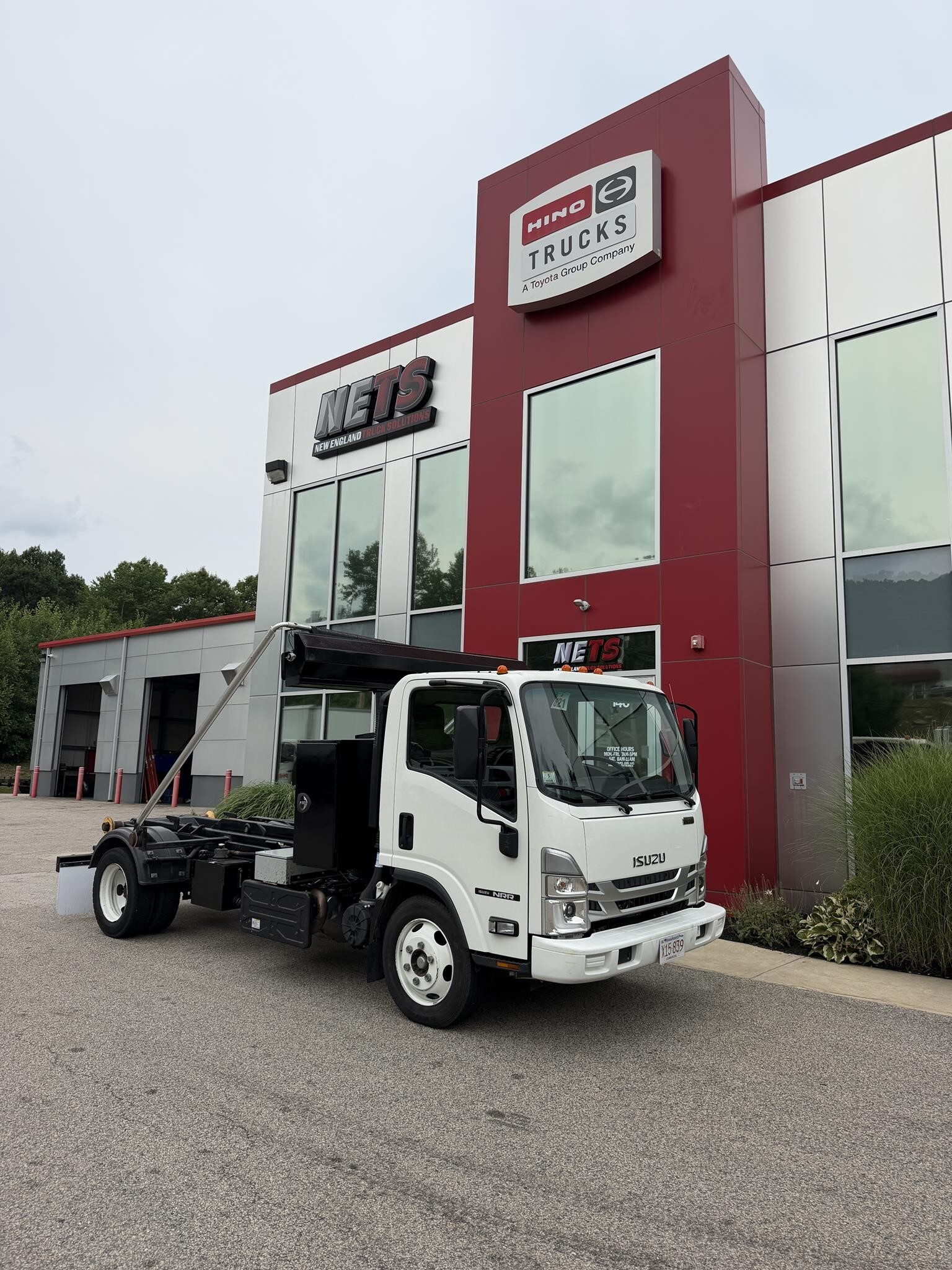2023 ISUZU NRR in Avon, MA