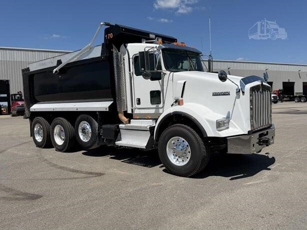 2020 KENWORTH T800 in Chatham, VA