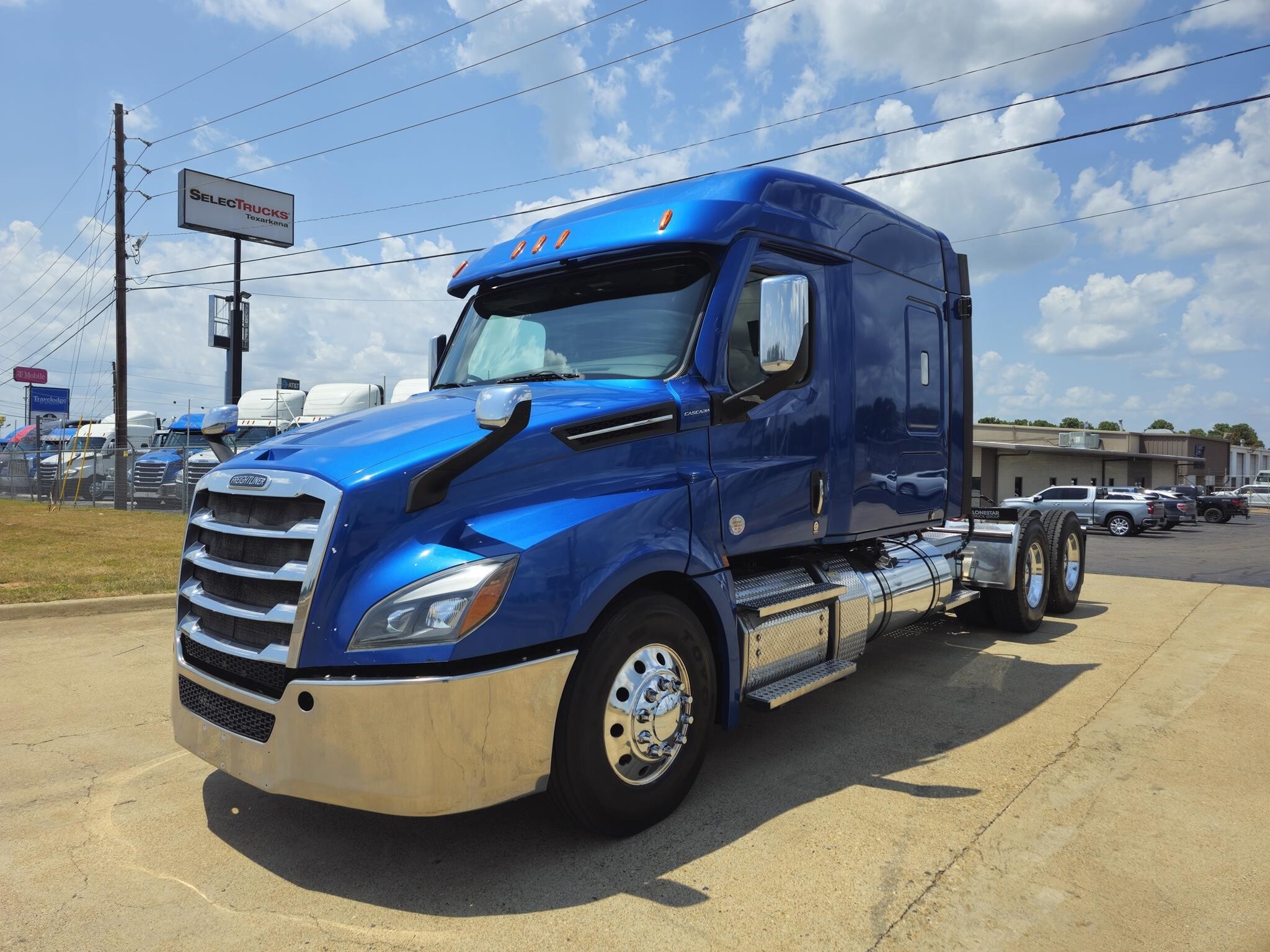 2023 FREIGHTLINER CASCADIA 126 in Texarkana, TX