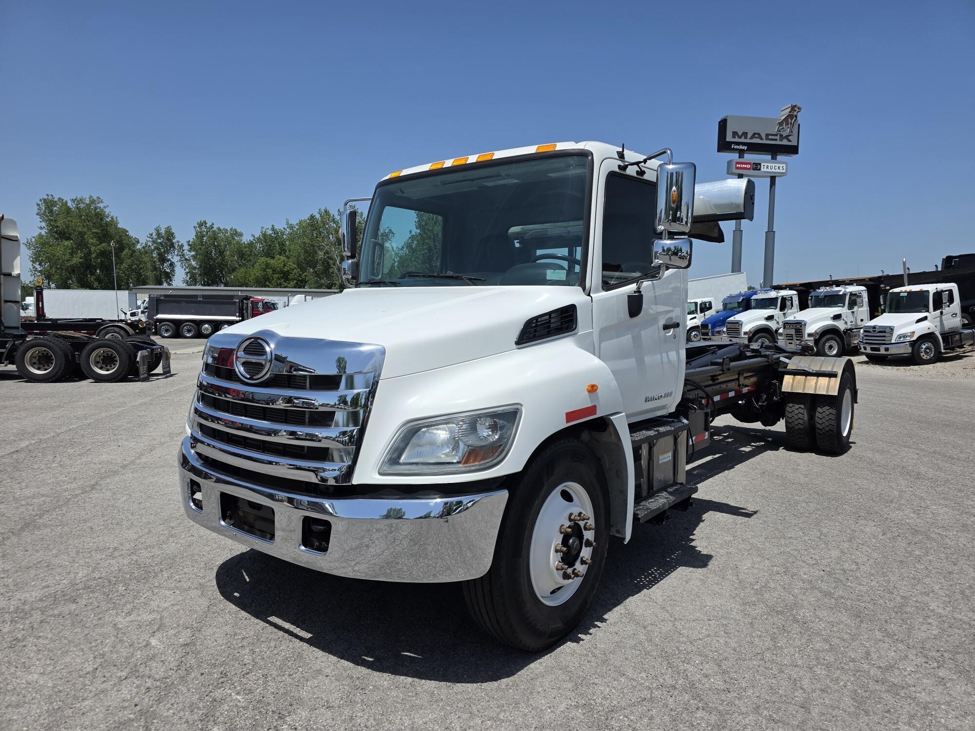 2018 HINO 338 in Findlay, OH