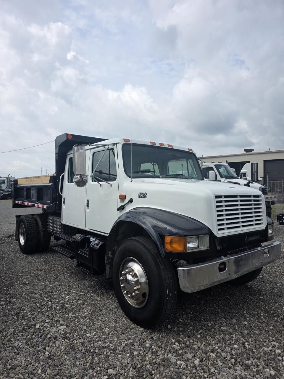 2001 INTERNATIONAL 4700 in Canton, OH