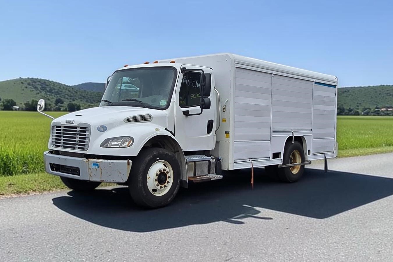 2018 FREIGHTLINER BUSINESS CLASS M2 106 in Hatfield, PA