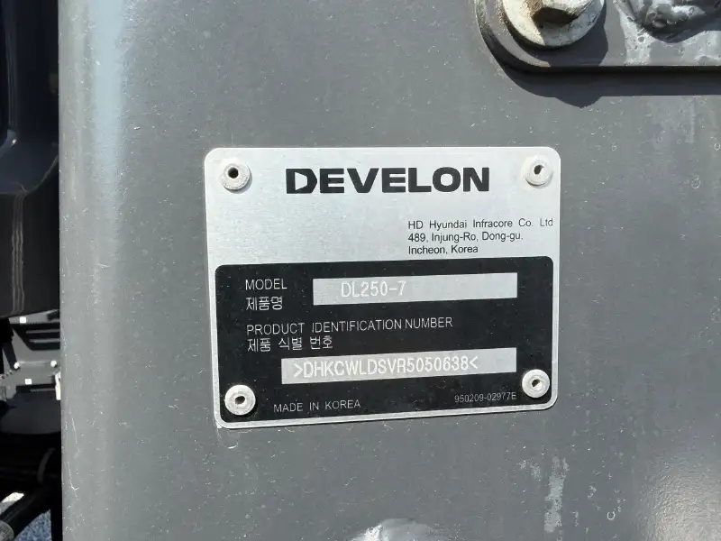 DEVELON DL250-7