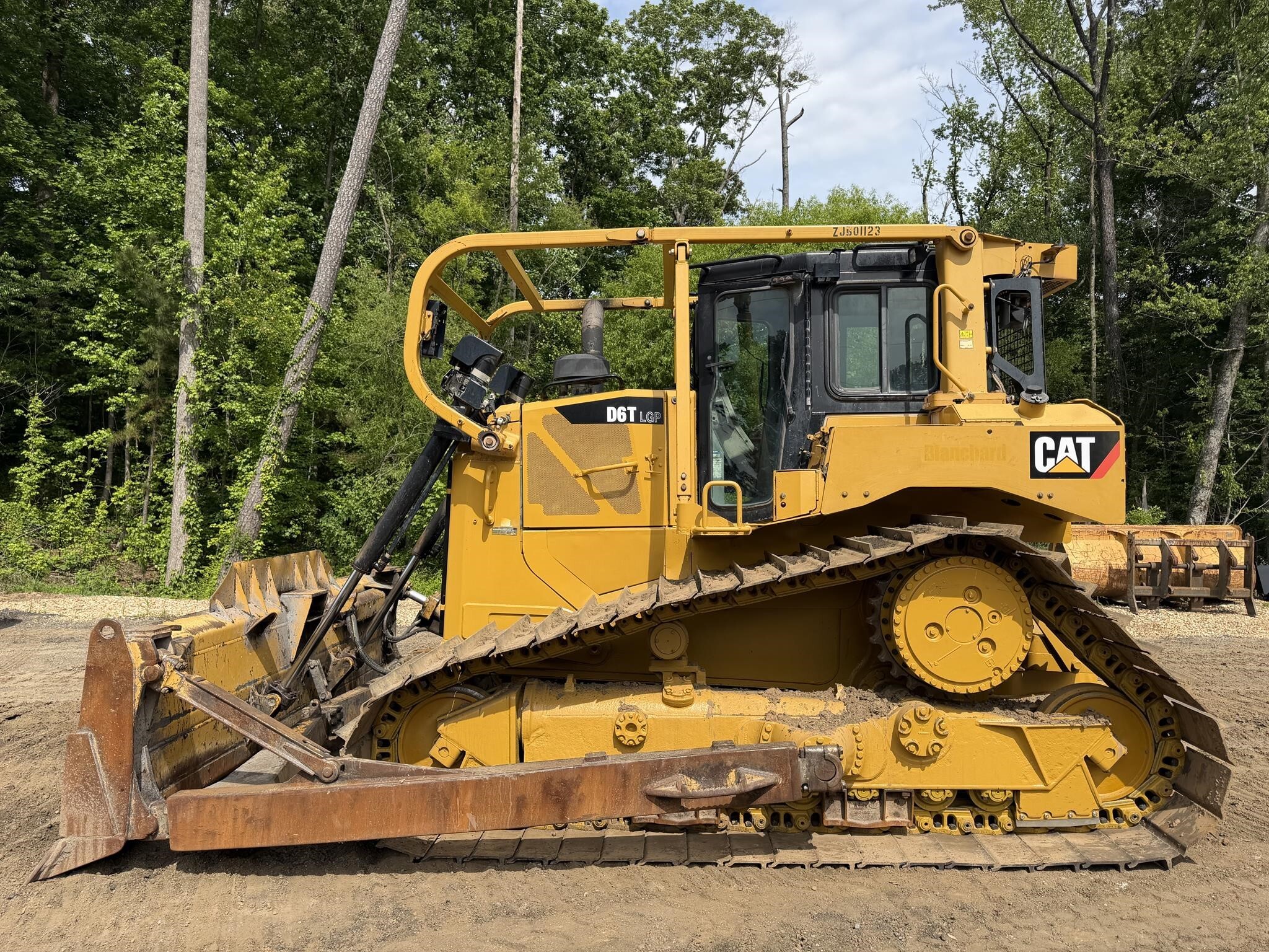 2012 CATERPILLAR D6T LGP in Cumming, GA