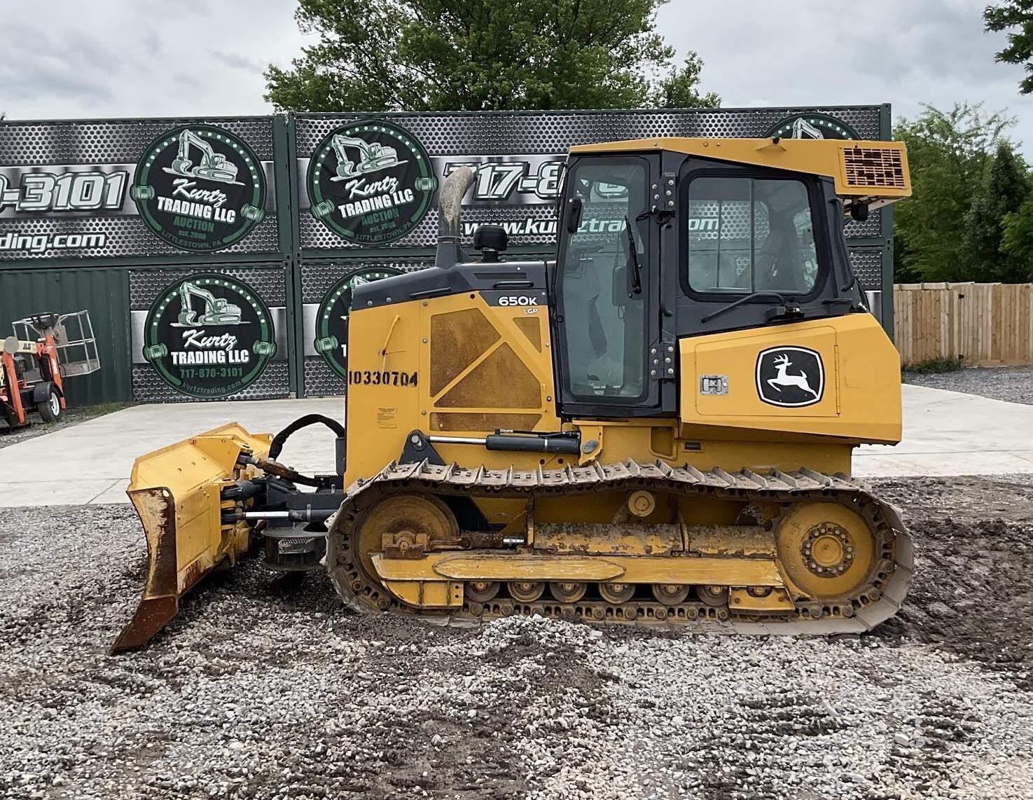 2021 DEERE 650K LGP in Littlestown, PA