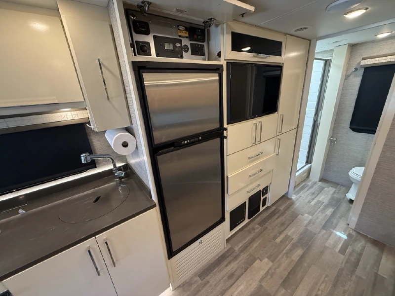 2020 TIFFIN MOTORHOMES WAYFARER 25 RW