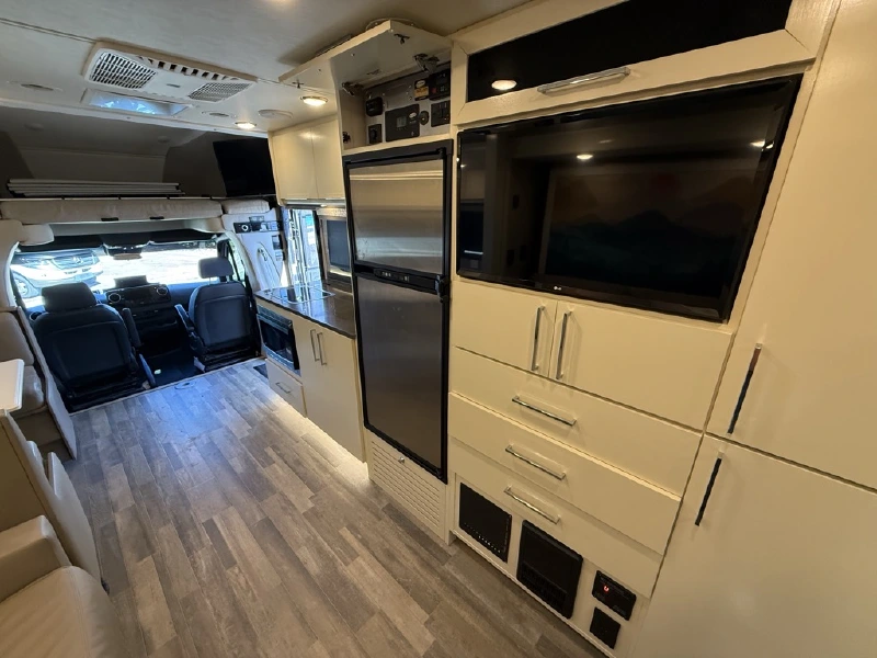 2020 TIFFIN MOTORHOMES WAYFARER 25 RW
