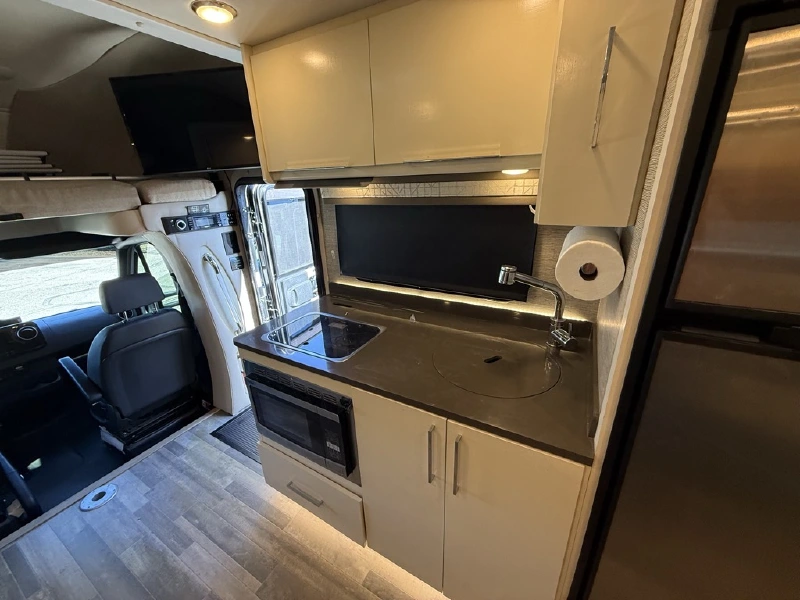 2020 TIFFIN MOTORHOMES WAYFARER 25 RW