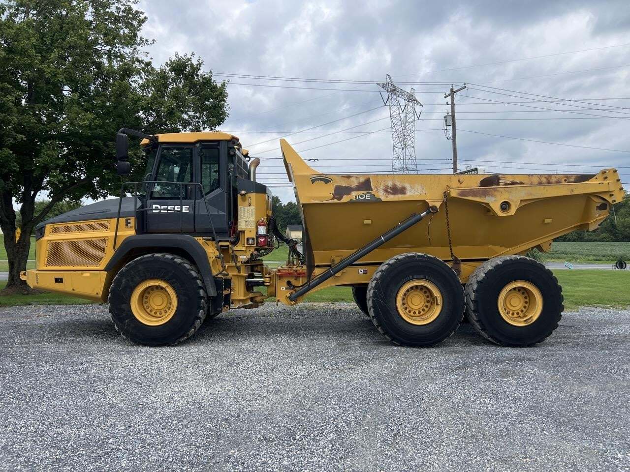 2021 DEERE 310E in Manheim, PA