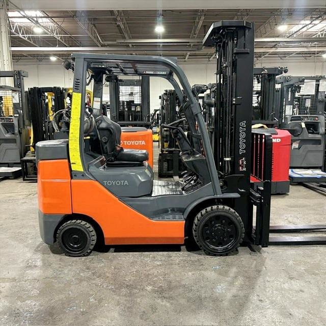 2020 TOYOTA 8FGCU30 in Euclid, OH