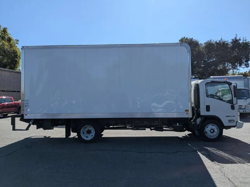 2026 ISUZU NRR