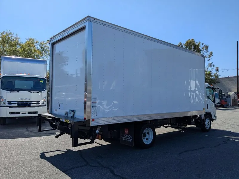 2026 ISUZU NRR
