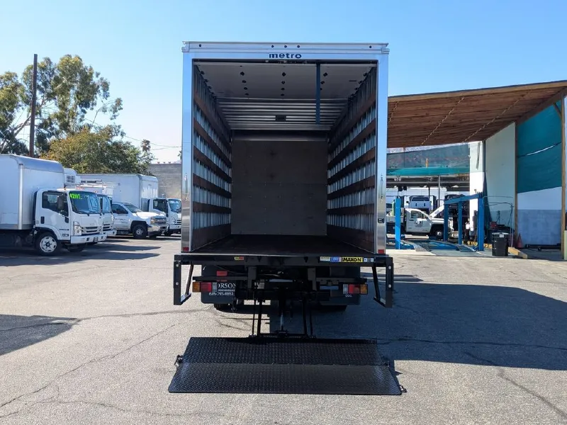 2026 ISUZU NRR