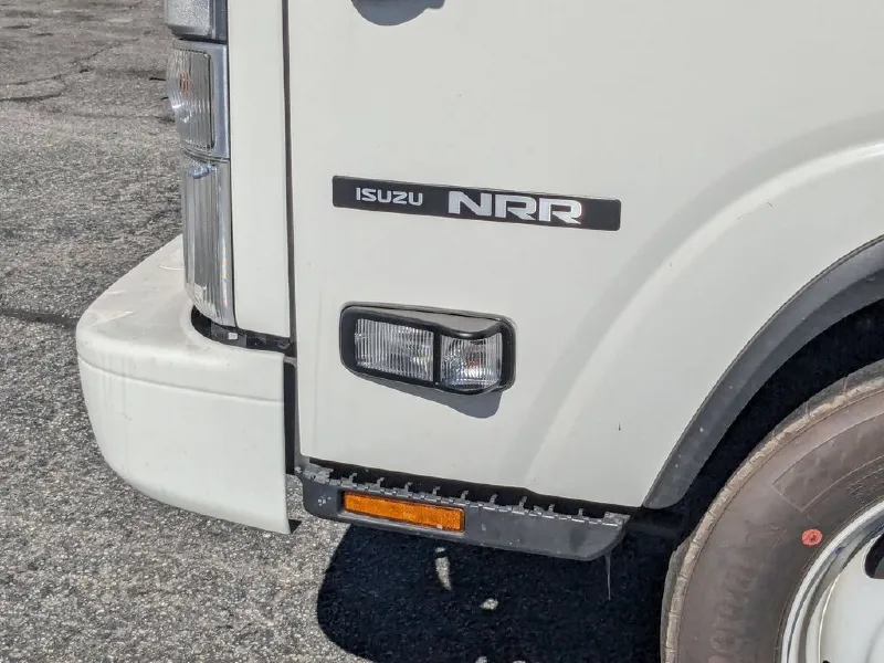 2026 ISUZU NRR