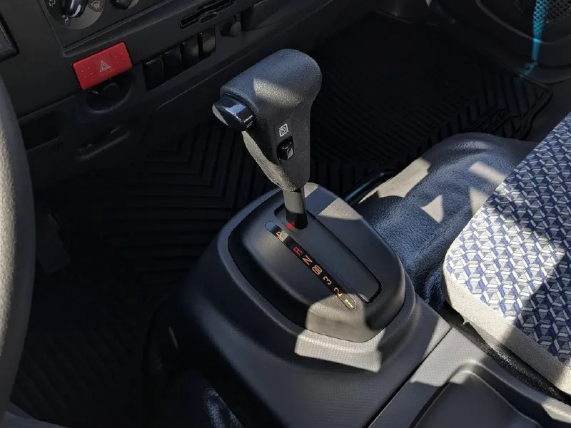 2026 ISUZU NRR