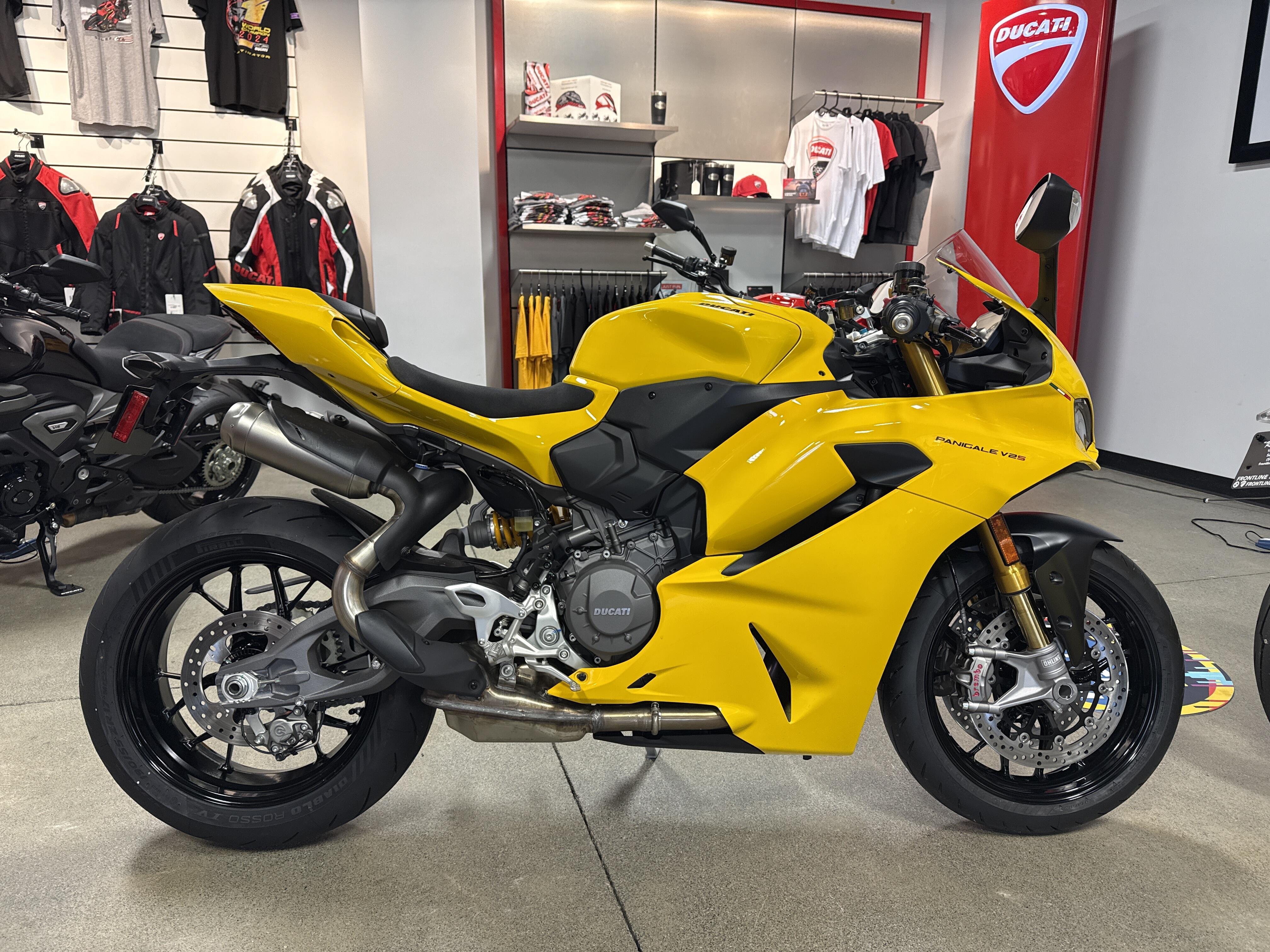 2027 Ducati PANIGALE V2 S V2 S in Salem, VA