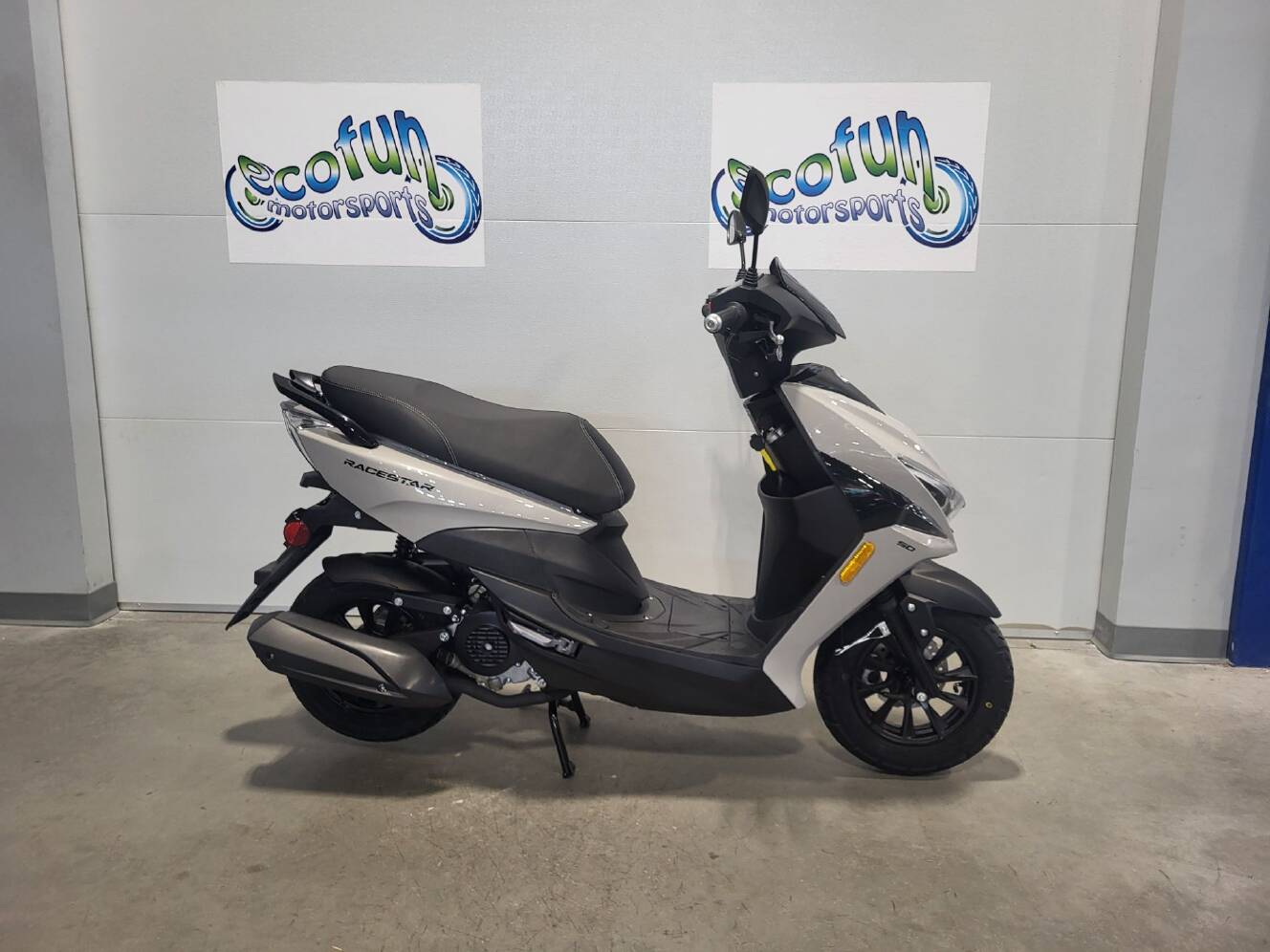 A photo of this 2025 Scootstar Racestar 49cc Scooter