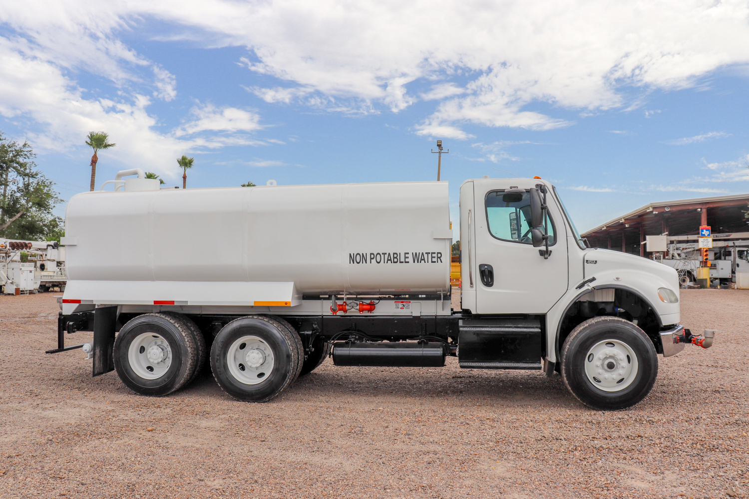 2017 FREIGHTLINER BUSINESS CLASS M2 106 in Mcallen, TX