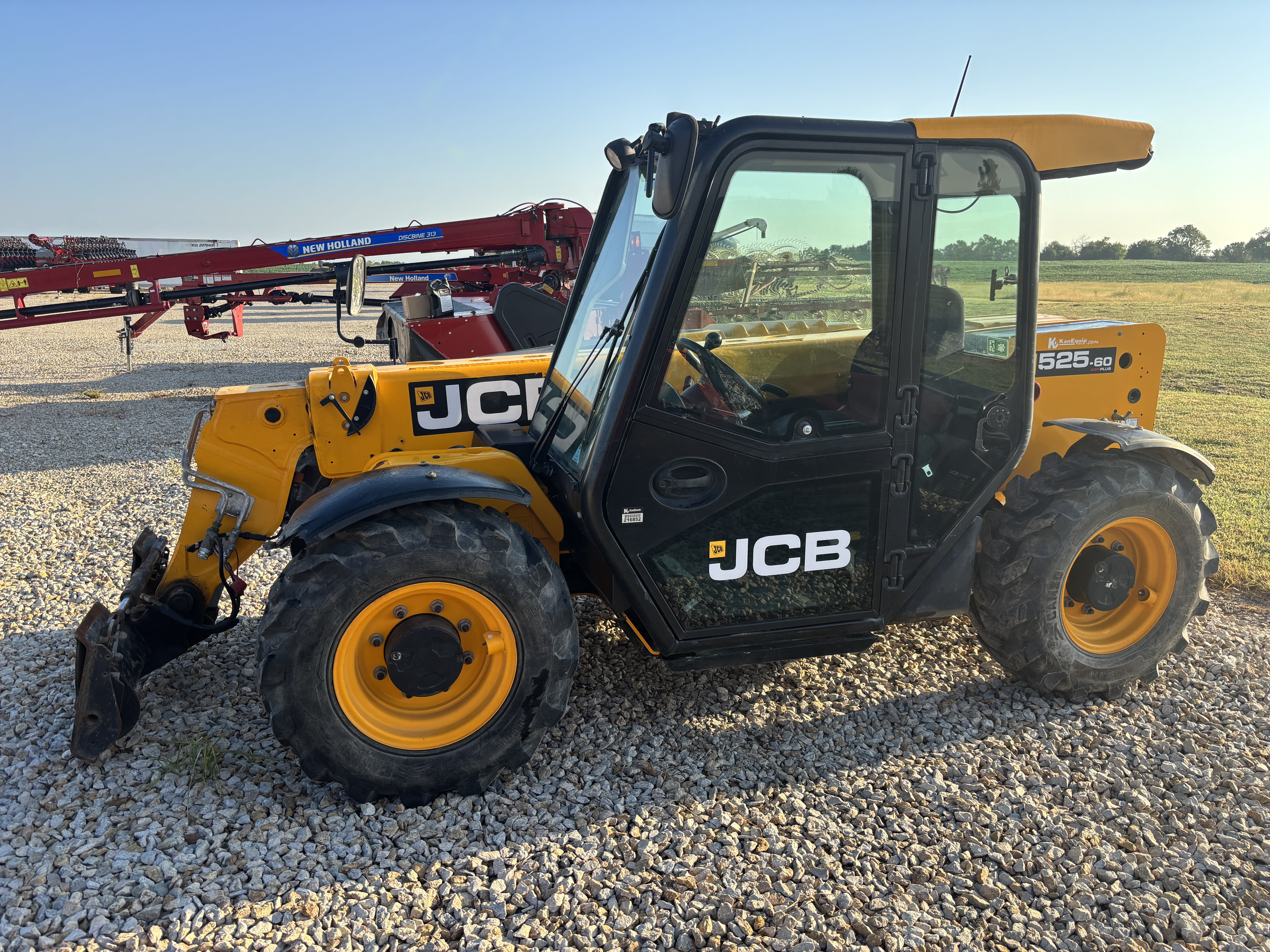 2021 JCB 525-60 Agri in Wamego, KS