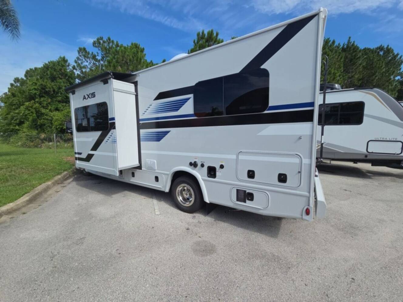 A photo of this 2027 Thor Motor Coach Axis 24.1