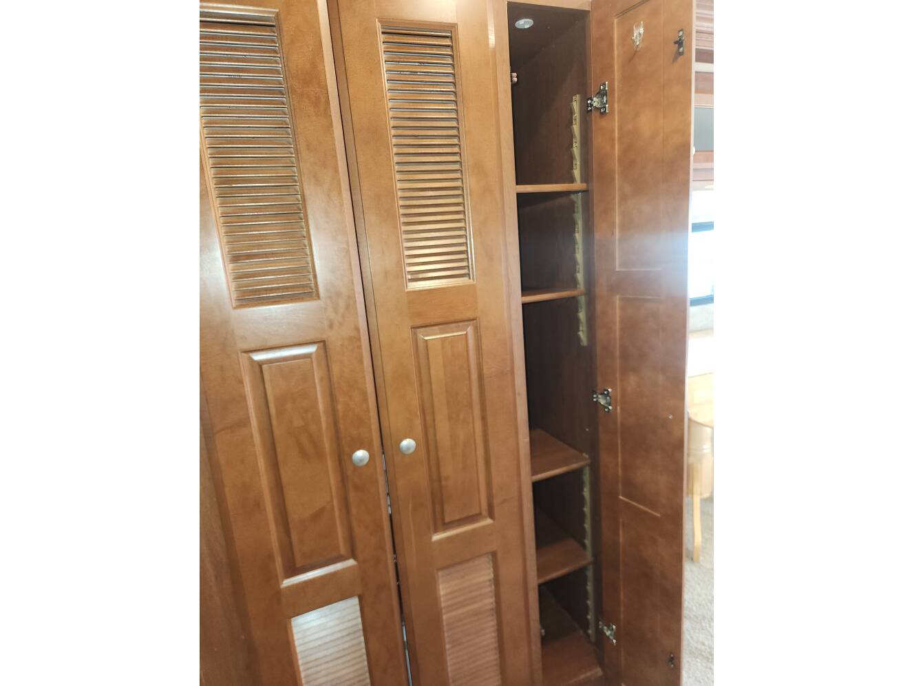 A photo of this 2013 Thor Motor Coach PALAZZO 36 1