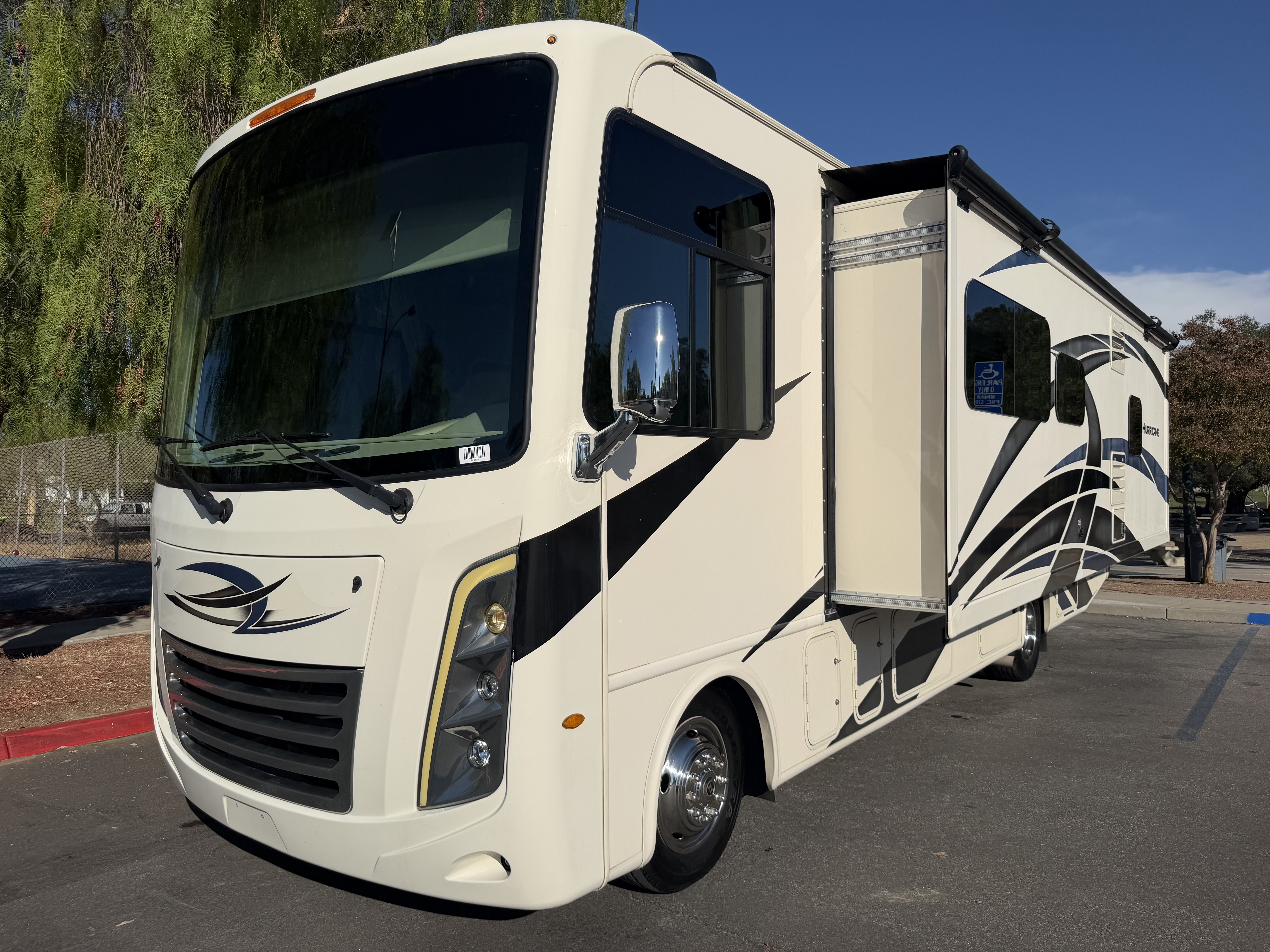 2021 Thor Motor Coach HURRICANE 29M Class A Diesel Motorhome - Diesel Pusher RV