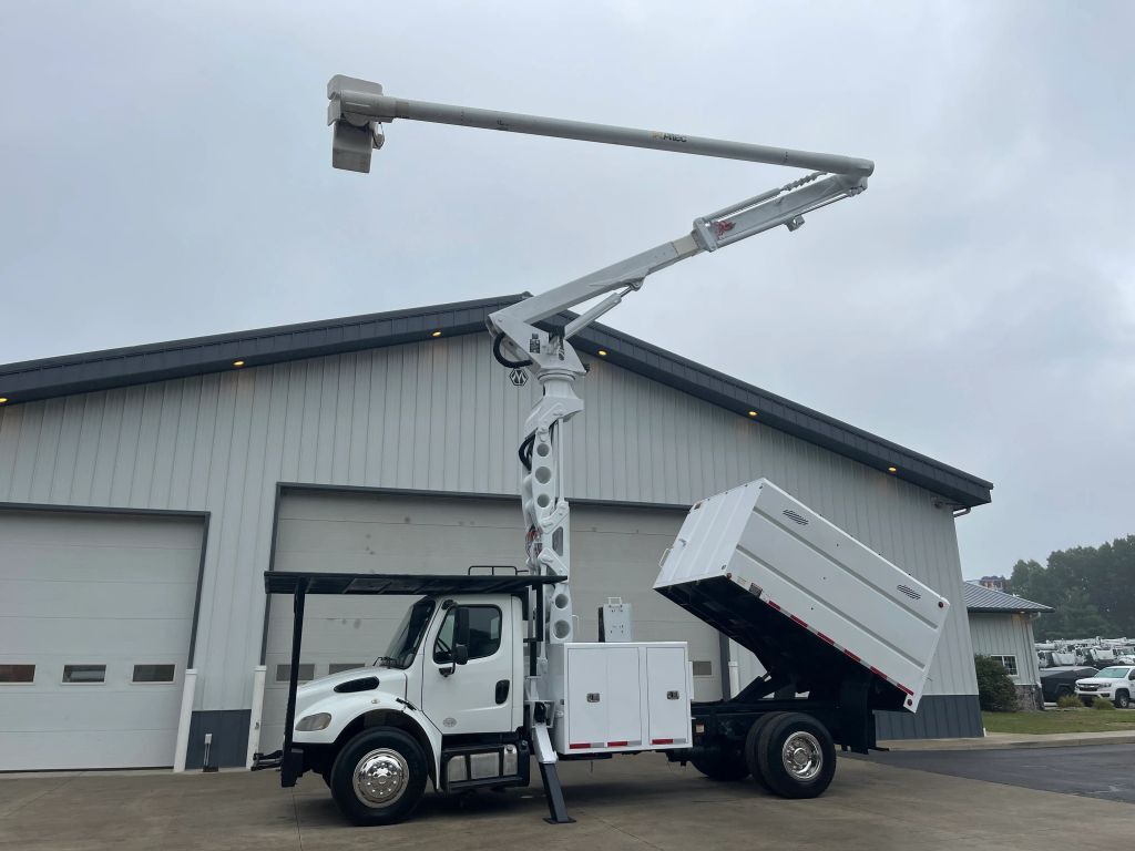 2013 FREIGHTLINER BUSINESS CLASS M2 106 in Battle Creek, MI