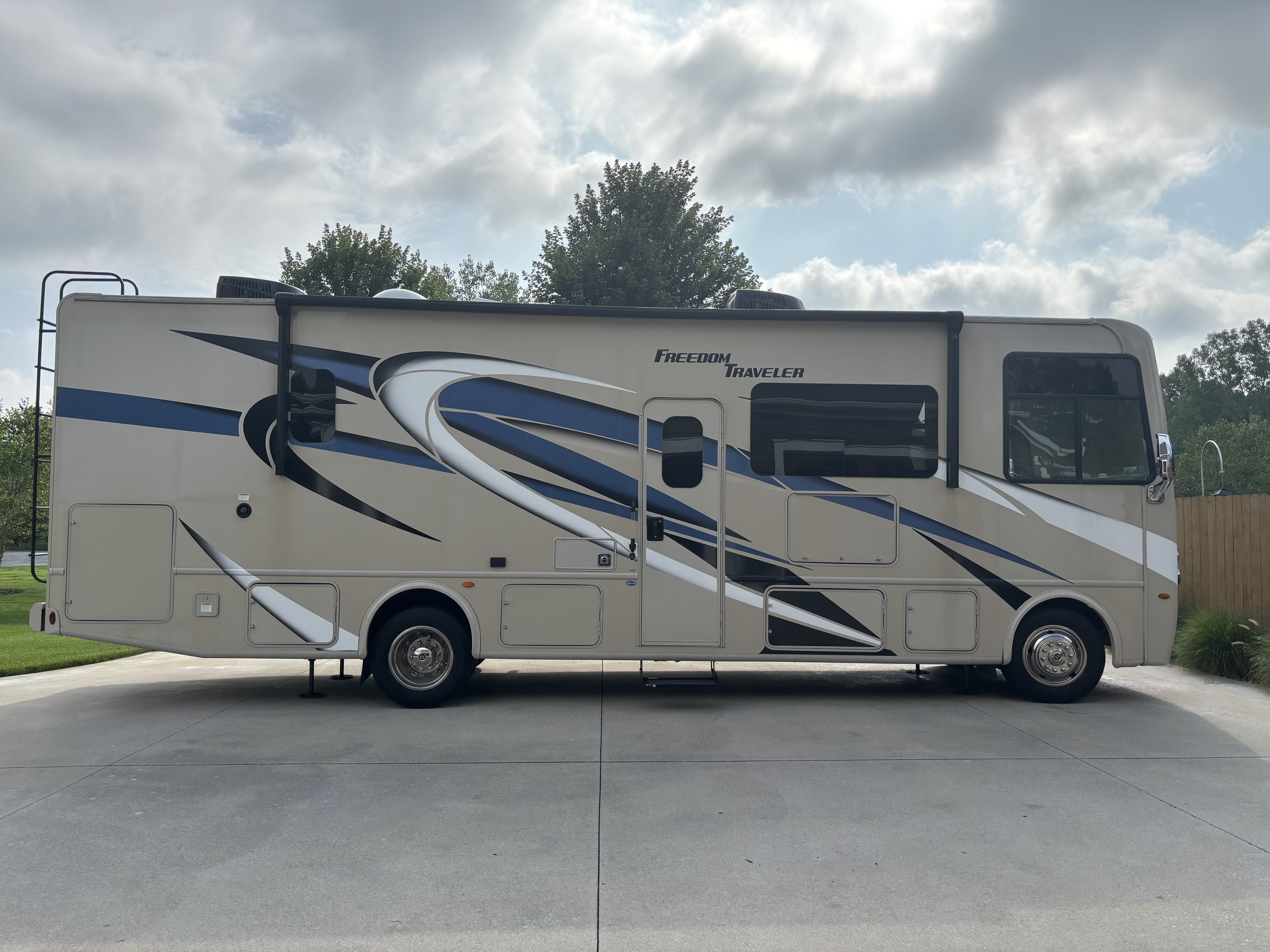 2020 Thor Motor Coach FREEDOM TRAVELER A30 in grand rapids MI