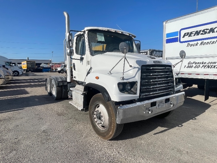 2021 FREIGHTLINER 114 SD in Austin, TX