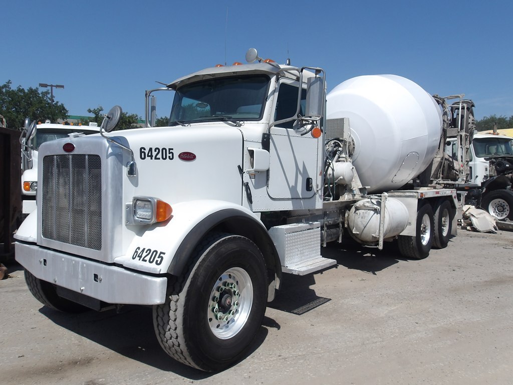 2014 PETERBILT 365 in Houston, TX