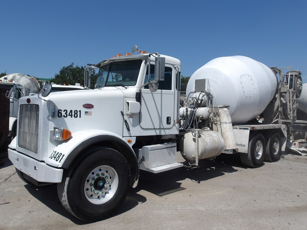 2013 PETERBILT 365 in Houston, TX