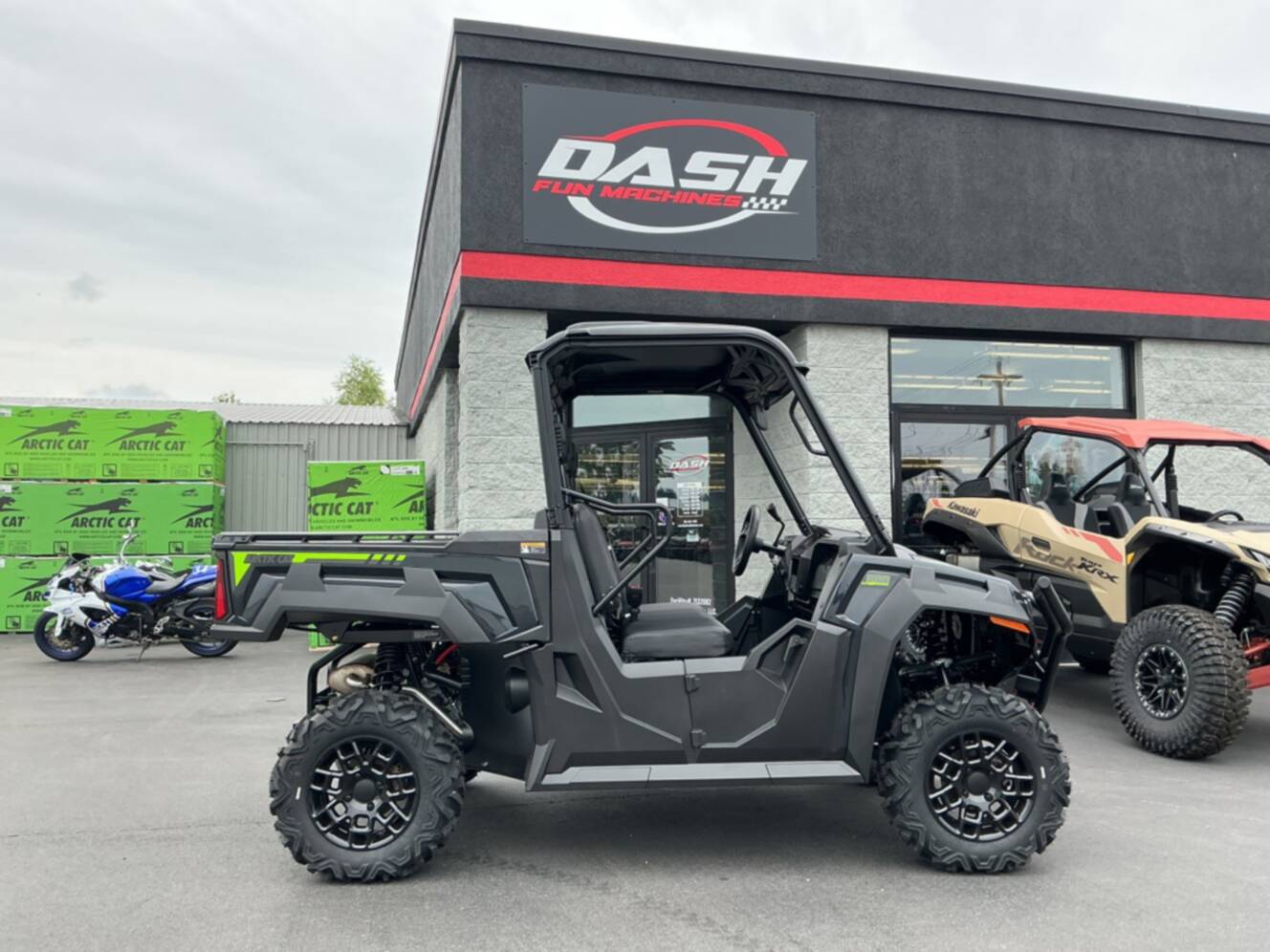 A photo of this 2026 Arctic Cat Prowler 800 XT
