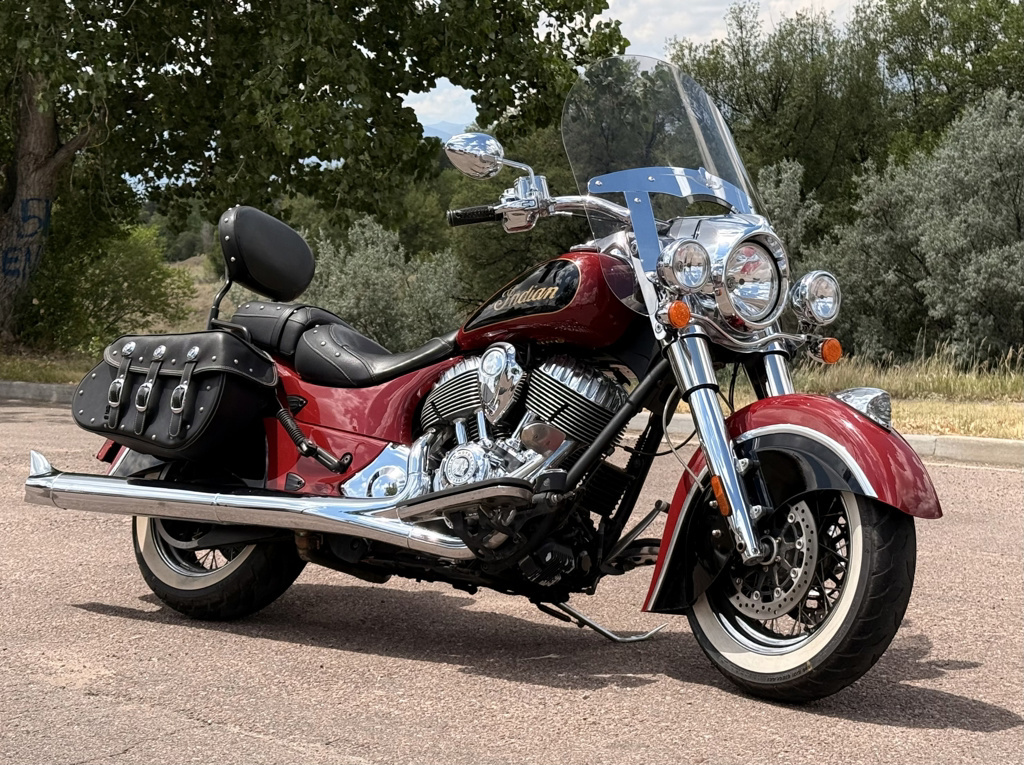 2015 Indian Chief CLASSIC, INDIAN REDTHUNDER BLK, 49ST CLASSIC in Colorado Springs, CO