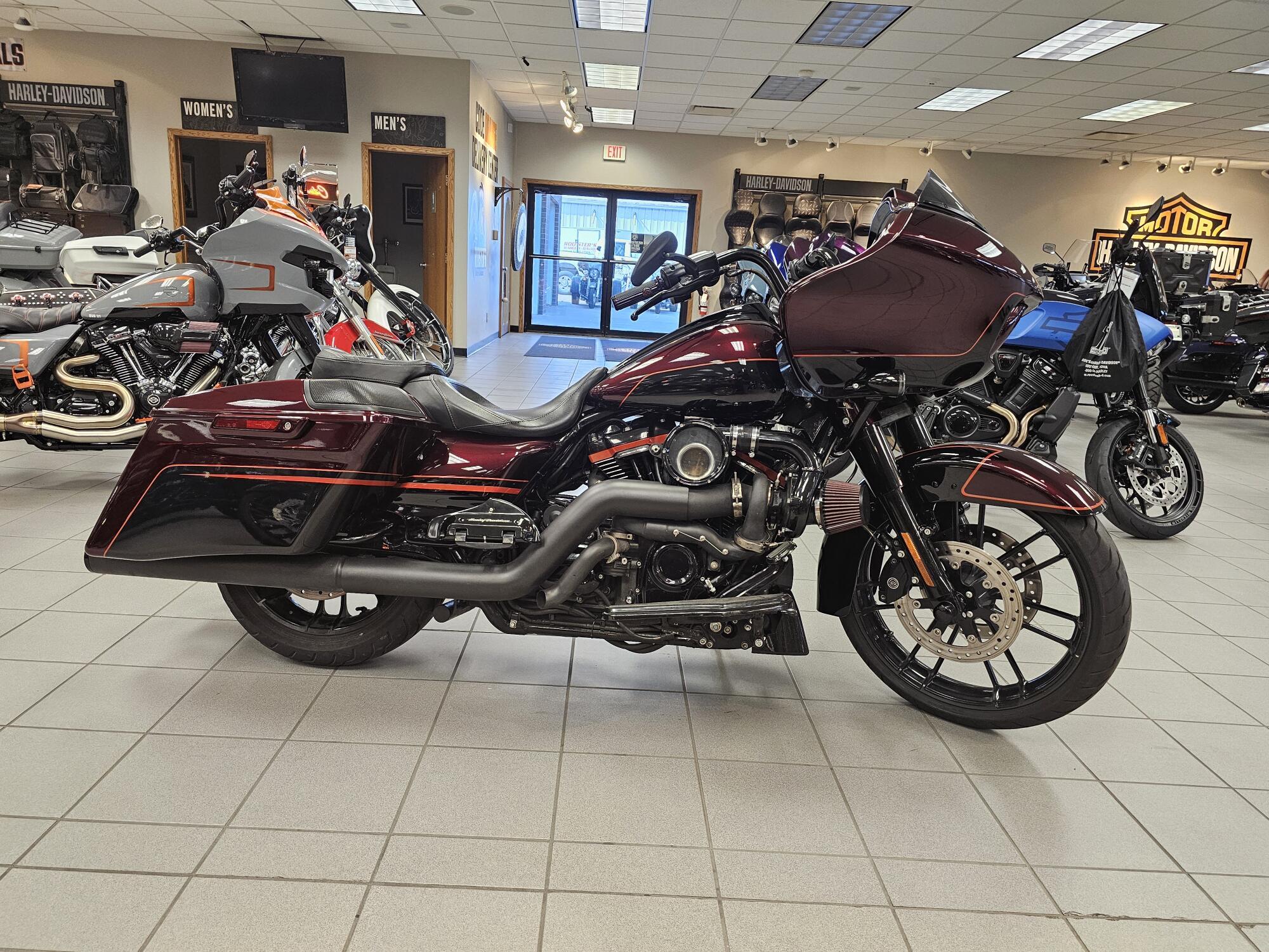 2018 Harley-Davidson CVO Road Glide CVO in Sioux City, IA