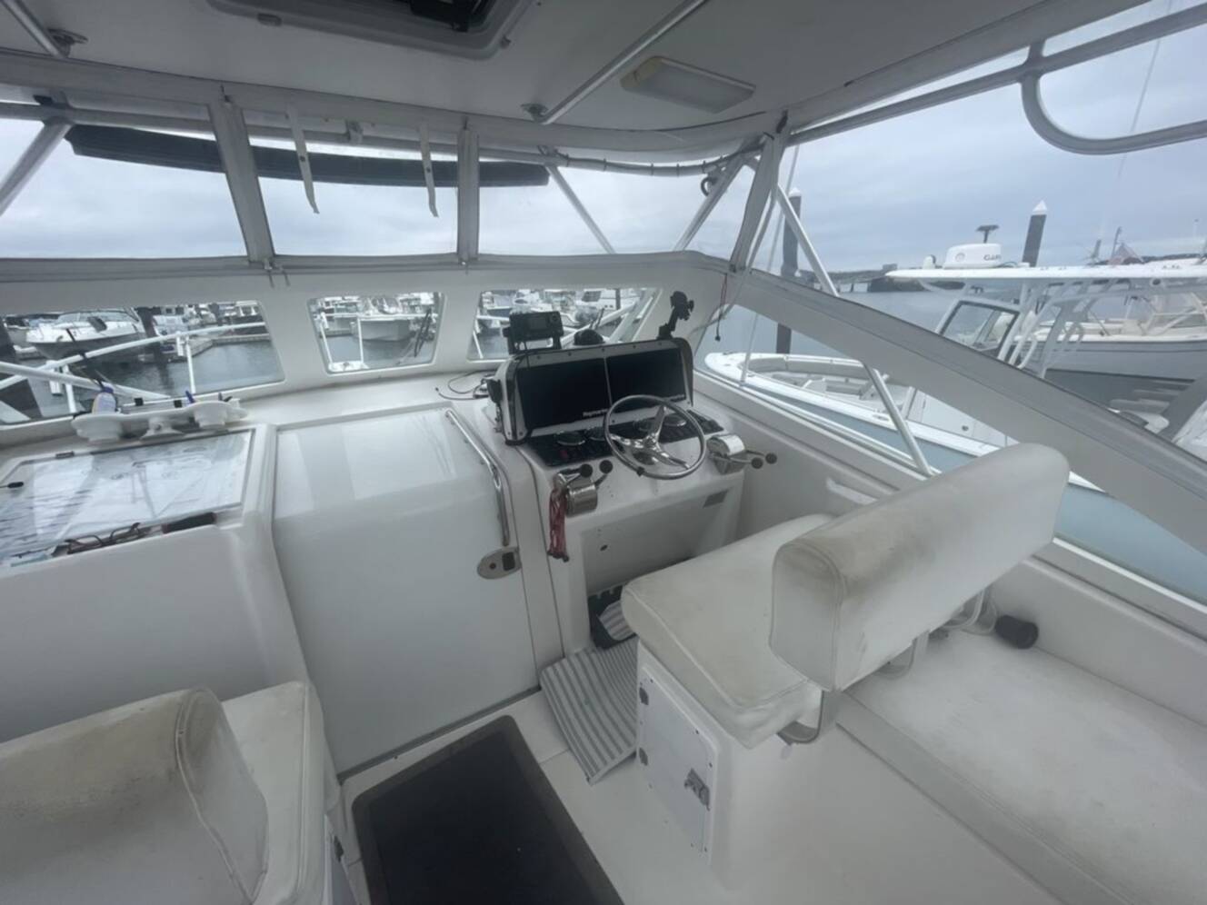 A photo of this 2004 Luhrs 30 HARD TOP