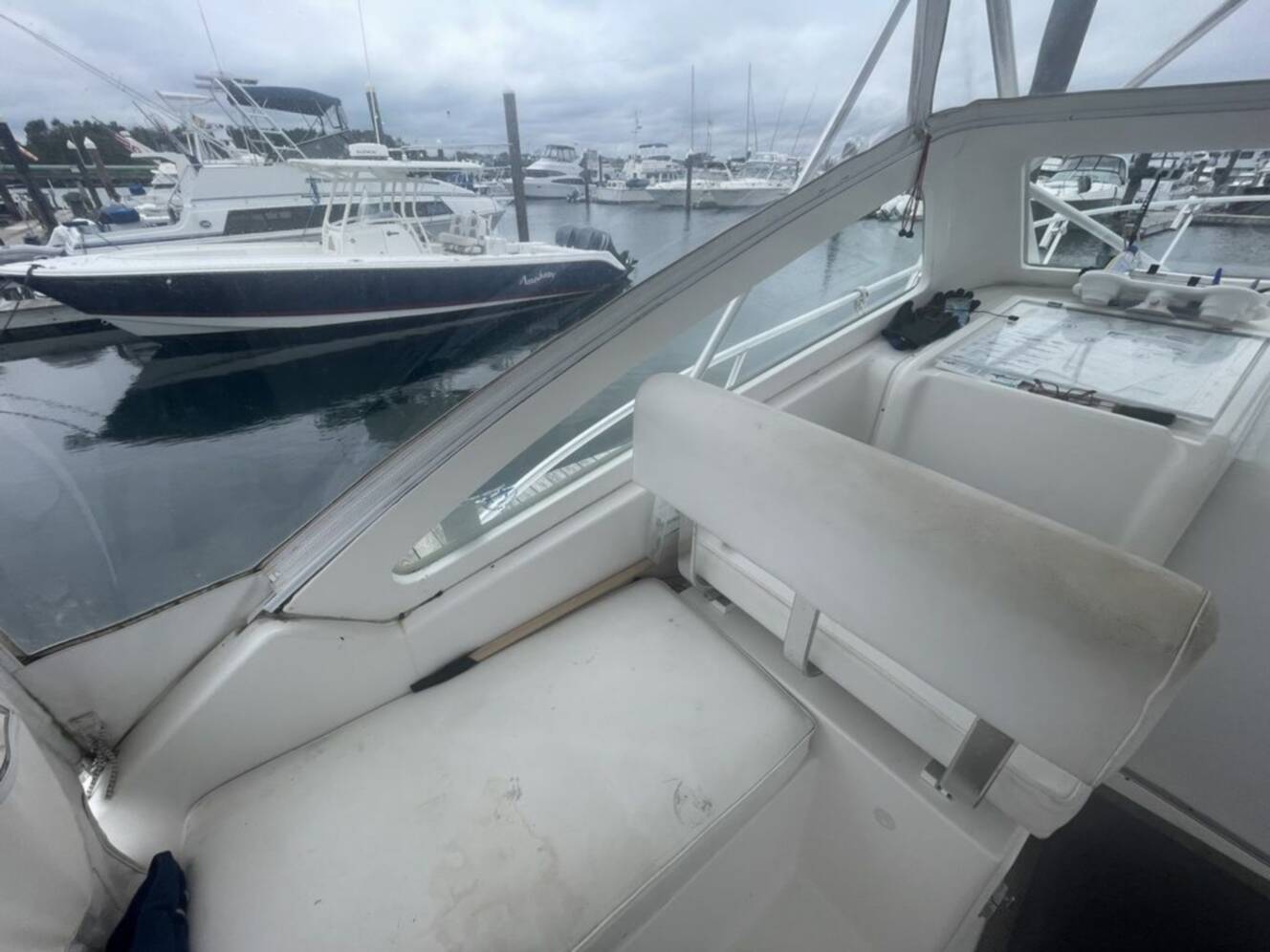 A photo of this 2004 Luhrs 30 HARD TOP