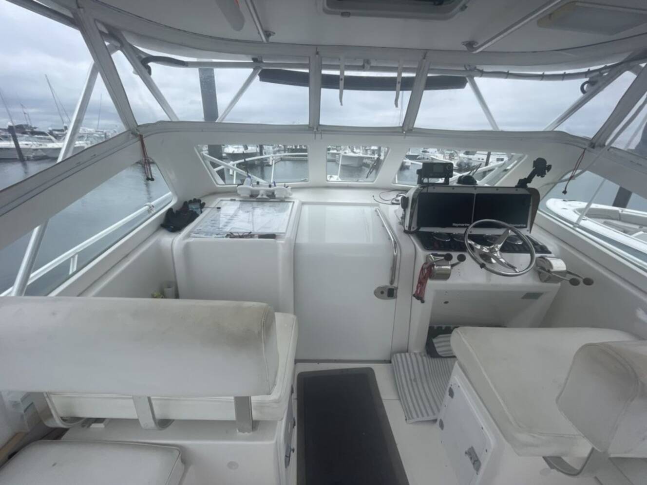 A photo of this 2004 Luhrs 30 HARD TOP
