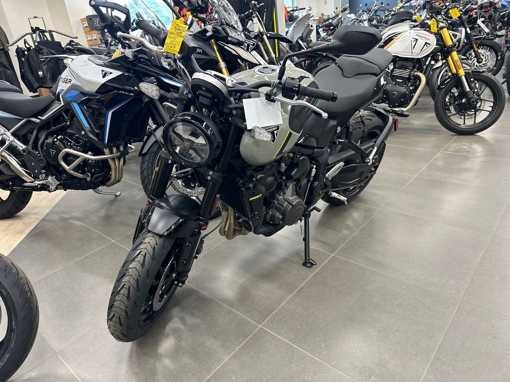 2026 Triumph Trident 660 Triple Tribute Edition Sapphire Black and C 660 TRIPLE TRIBUTE EDITION in Augusta, ME
