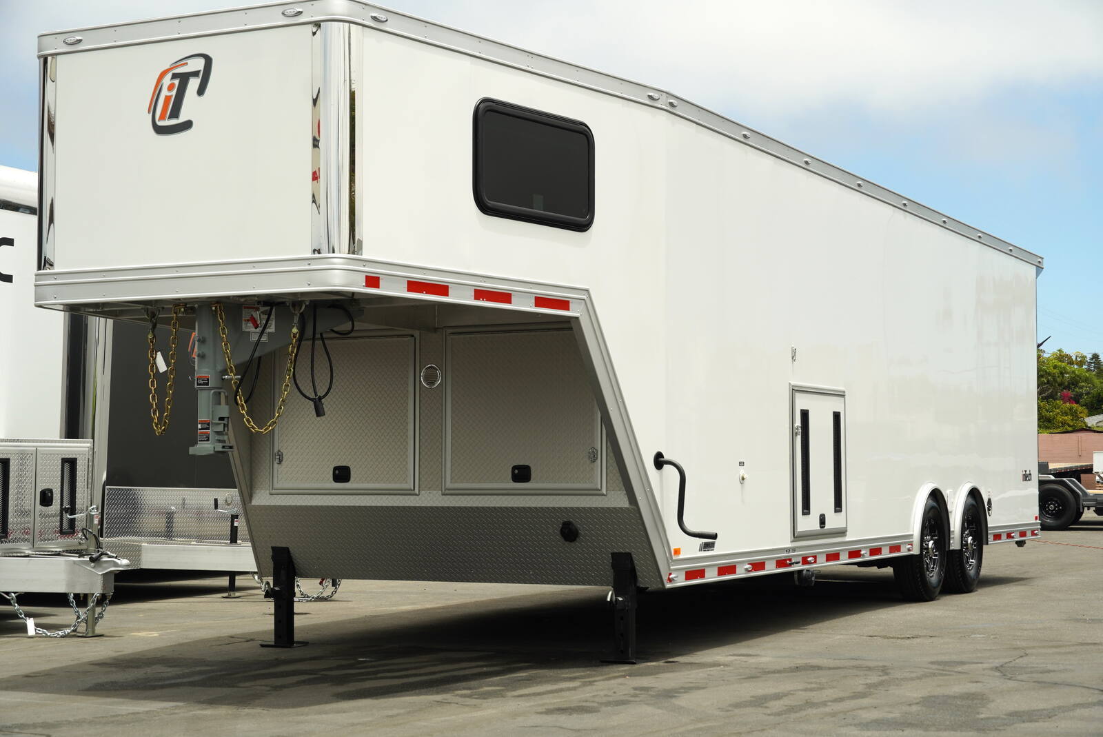 2025 INTECH TRAILERS Track Days 36' Gooseneck in Oceanside, CA