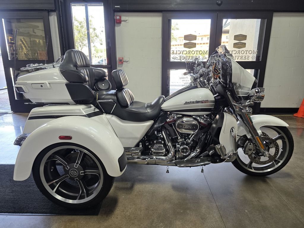 2020 Harley-Davidson® FLHTCUTGSE - CVO Tri Glide® in Ormond Beach, FL