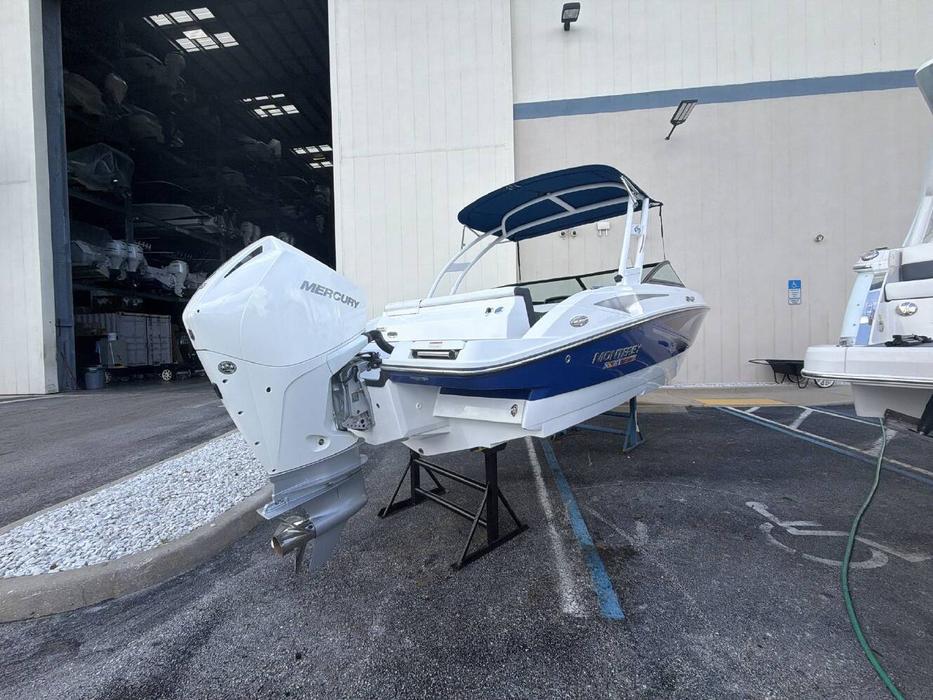 A photo of this 2024 Monterey M-225