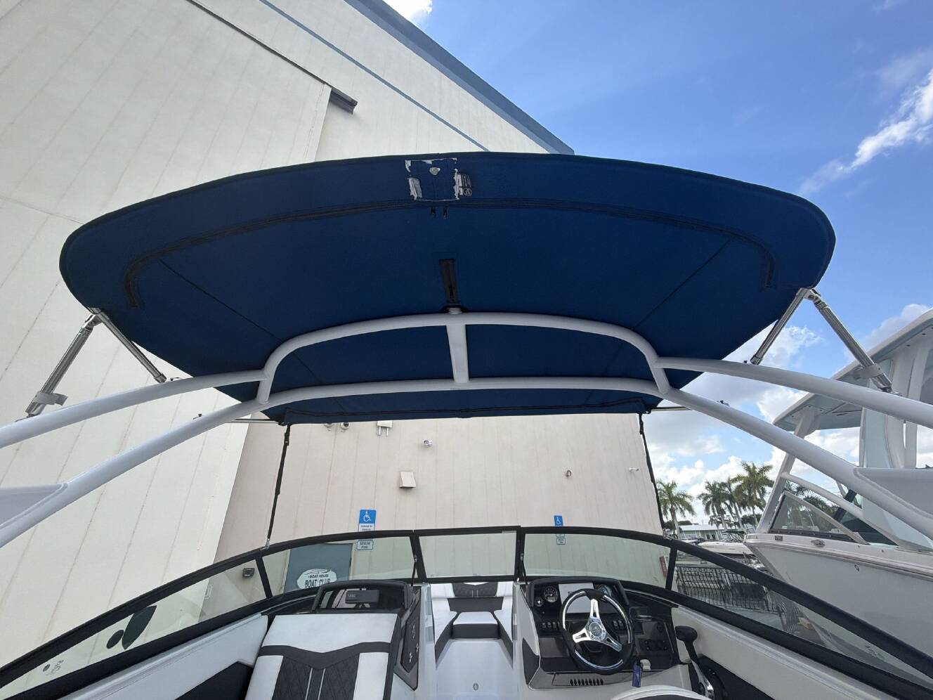 A photo of this 2024 Monterey M-225