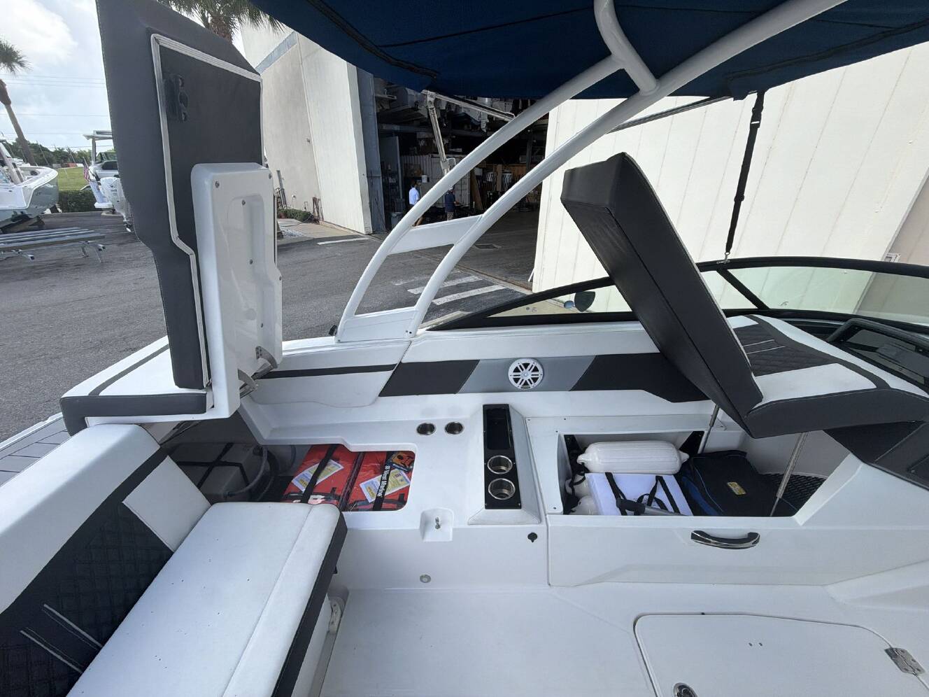 A photo of this 2024 Monterey M-225