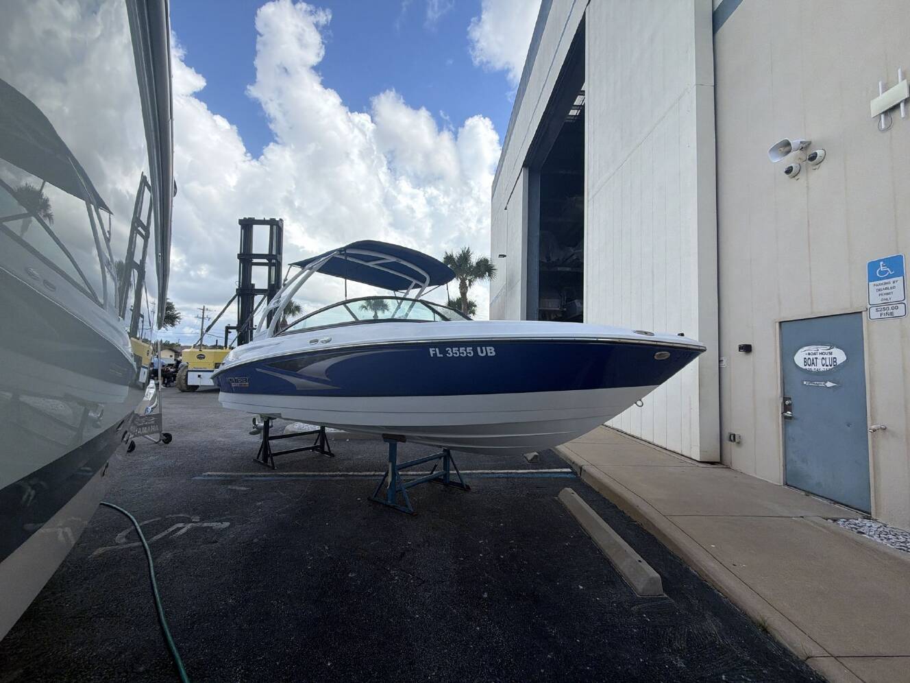 A photo of this 2024 Monterey M-225
