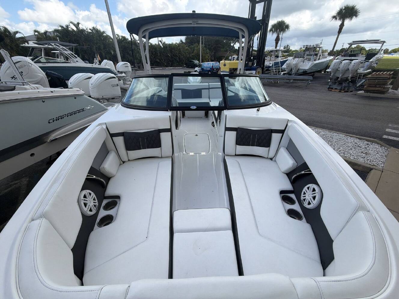 A photo of this 2024 Monterey M-225