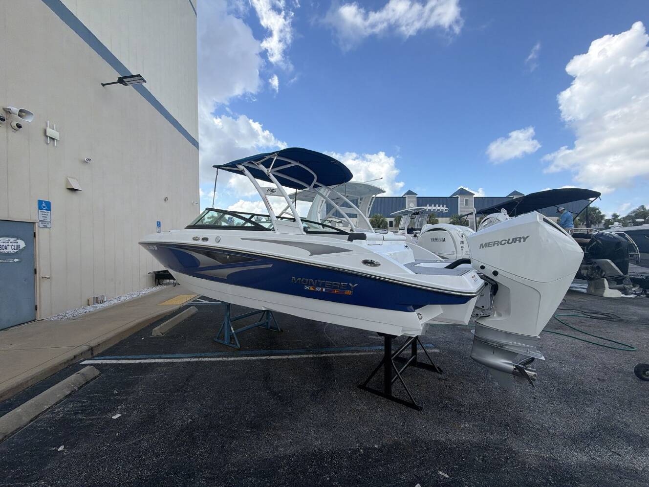 A photo of this 2024 Monterey M-225