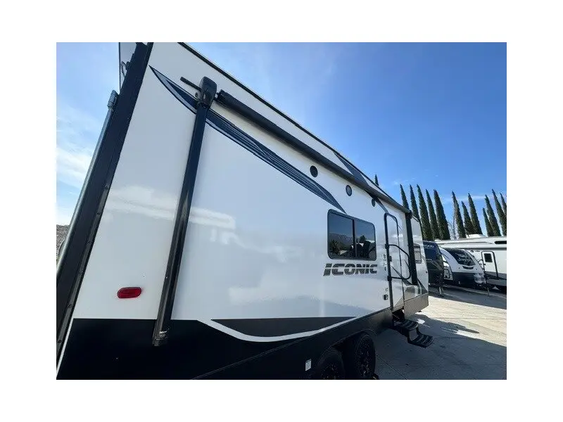 2024 ECLIPSE RECREATIONAL VEHICLES ICONIC 2120SBE